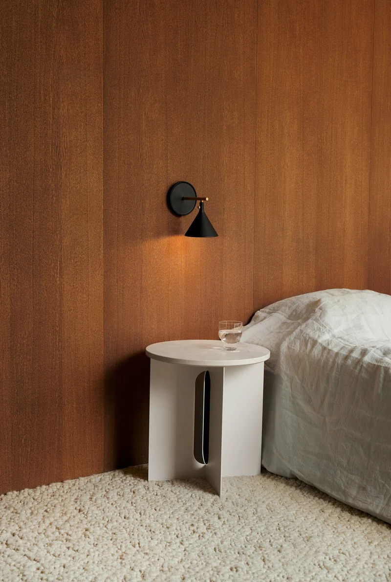 Table d'appoint en marbre sable et piètement en acier blanc 42 cm Androgyne - Audo