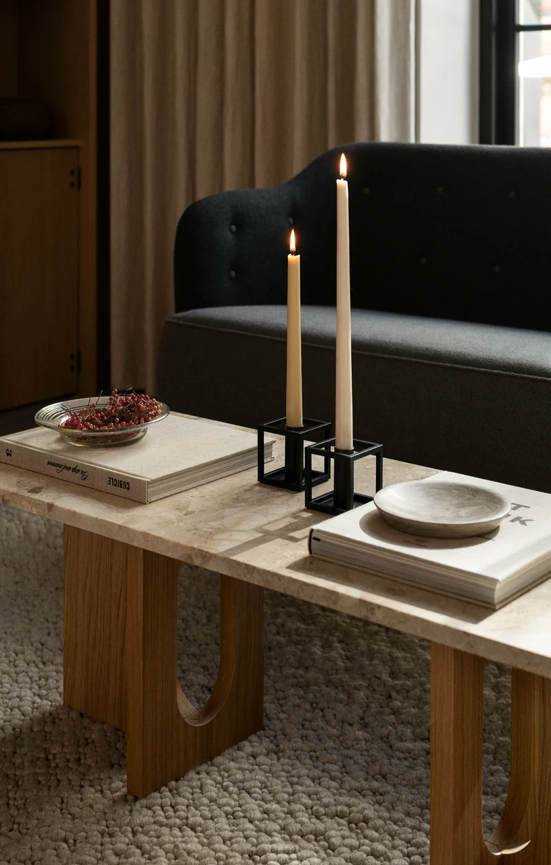 Table basse en marbre sable et piétement en chêne naturel 120 x 45 cm Androgyne lounge - Audo
