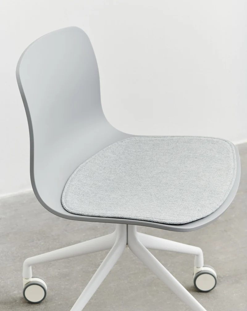 Coussin d'assise en tissu remix 242 taupe 47 x 39 cm AAC pad - Hay