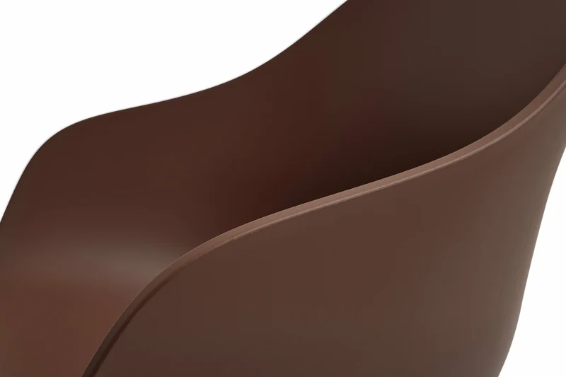 Chaise avec accoudoirs en plastique recyclé brique et pieds en chêne AAC 222 2.0 - HAY