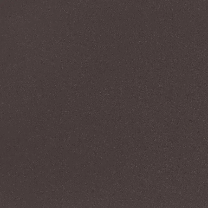 Chaise avec accoudoirs en plastique recyclé raisin et pieds en chêne AAC 222 2.0 - HAY