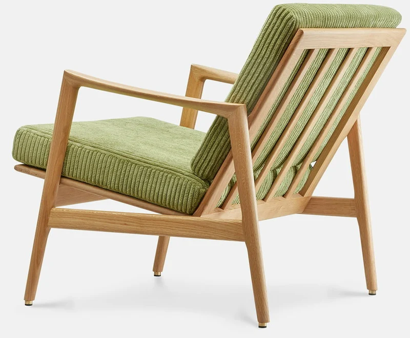 Fauteuil en chêne naturel et assise en velours vert Stefan lounge - 366 concept