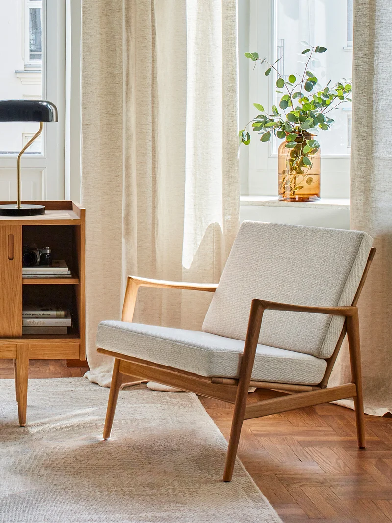 Fauteuil en chêne naturel et assise en velours crème Stefan lounge - 366 concept