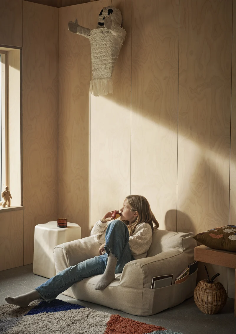 Fauteuil à rangements pour enfant en coton bio off-white Billow - Ferm Living