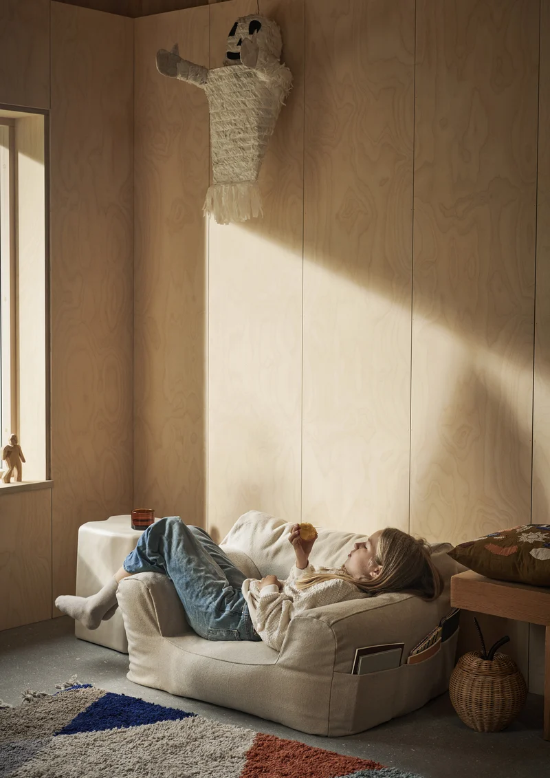 Fauteuil à rangements pour enfant en coton bio off-white Billow - Ferm Living