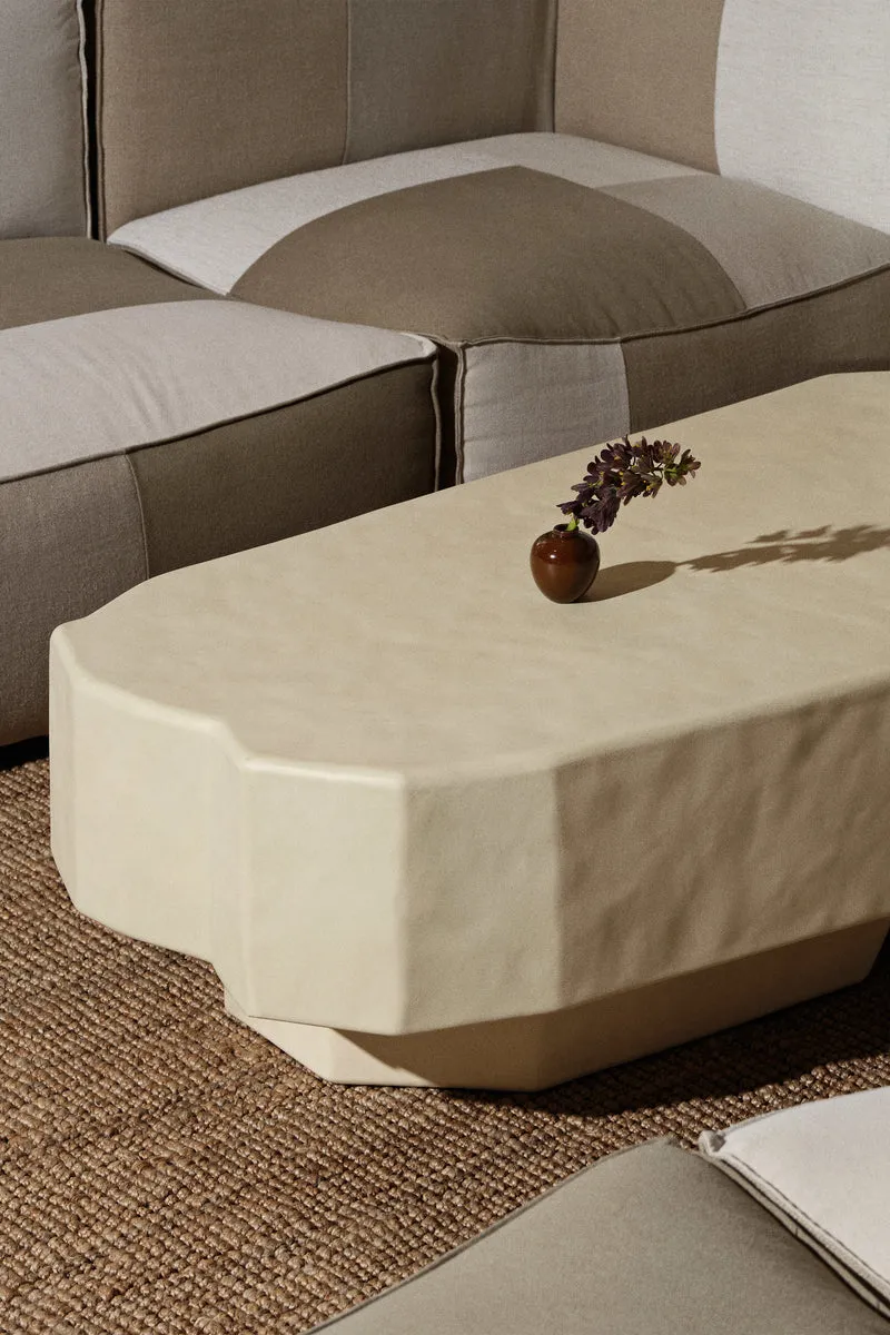 Table basse ivoire en béton et fibre de verre Staffa - Ferm Living