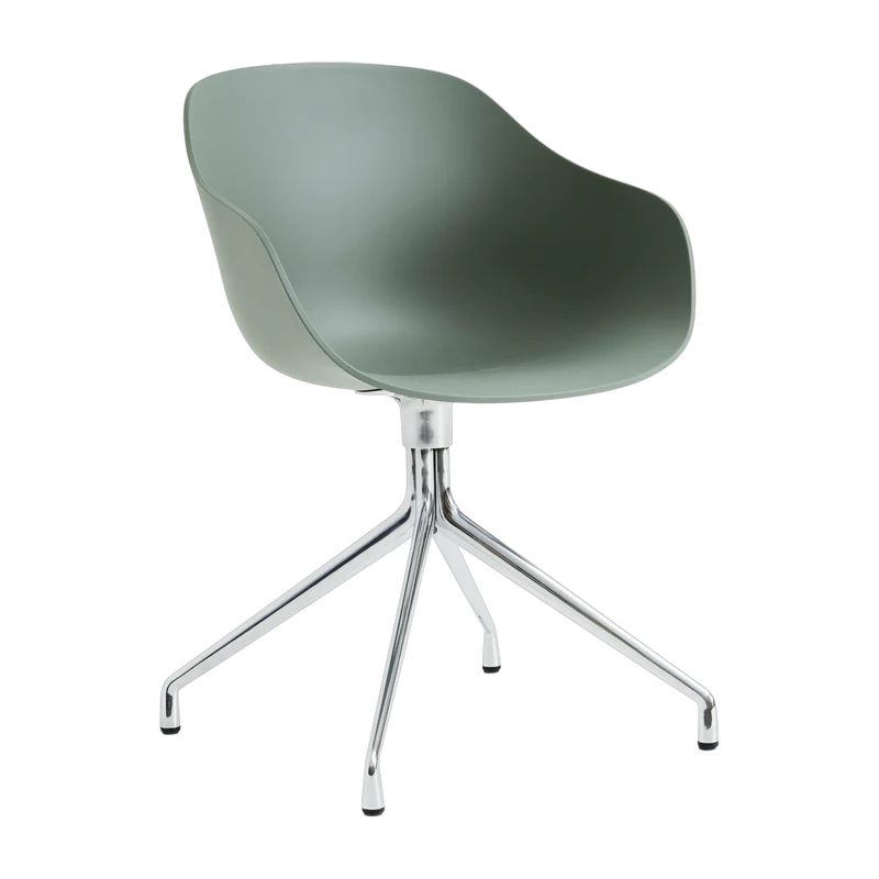 Chaise avec accoudoirs en plastique recyclé vert automne et pieds en aluminium AAC 220 2.0 - HAY
