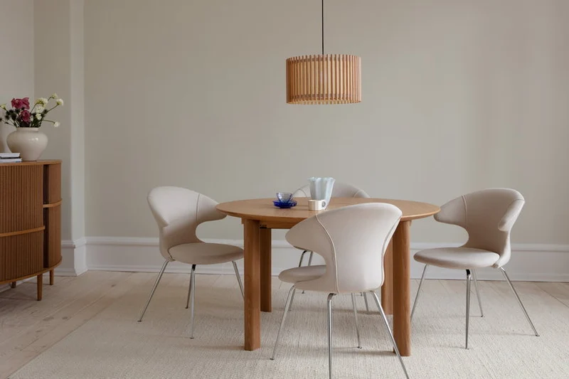 Table extensible en chêne naturel 132/202 x 74 cm Comfort Circle - UMAGE