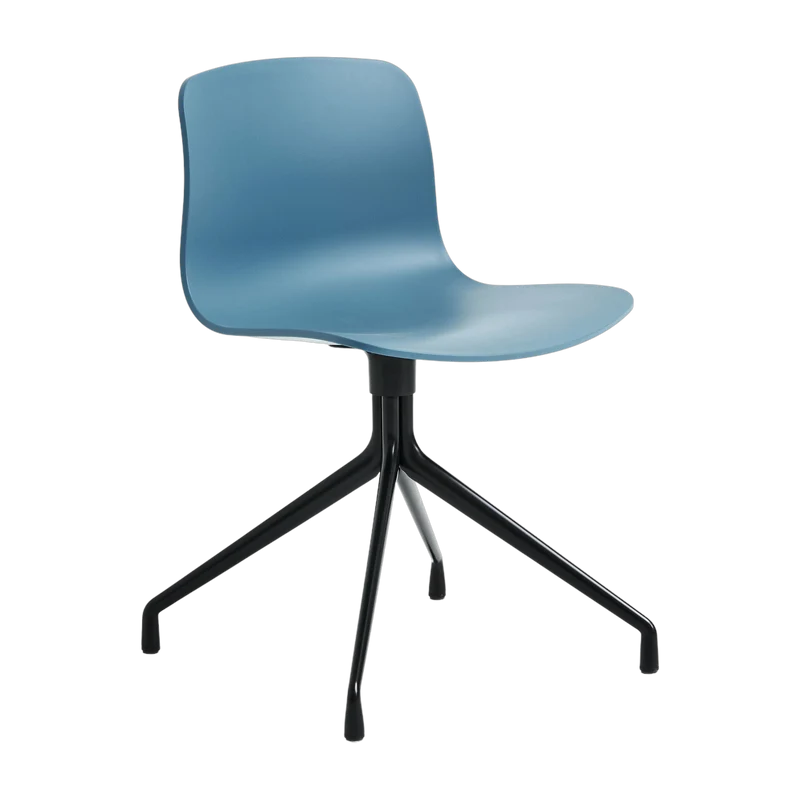Chaise en plastique recyclé bleu azure et pieds noirs AAC 10 2.0 - HAY