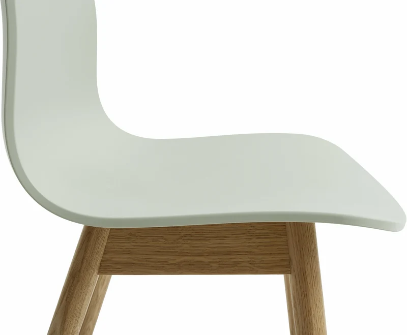 Chaise en plastique recyclé vert pastel et pieds en chêne AAC 12 2.0 - HAY