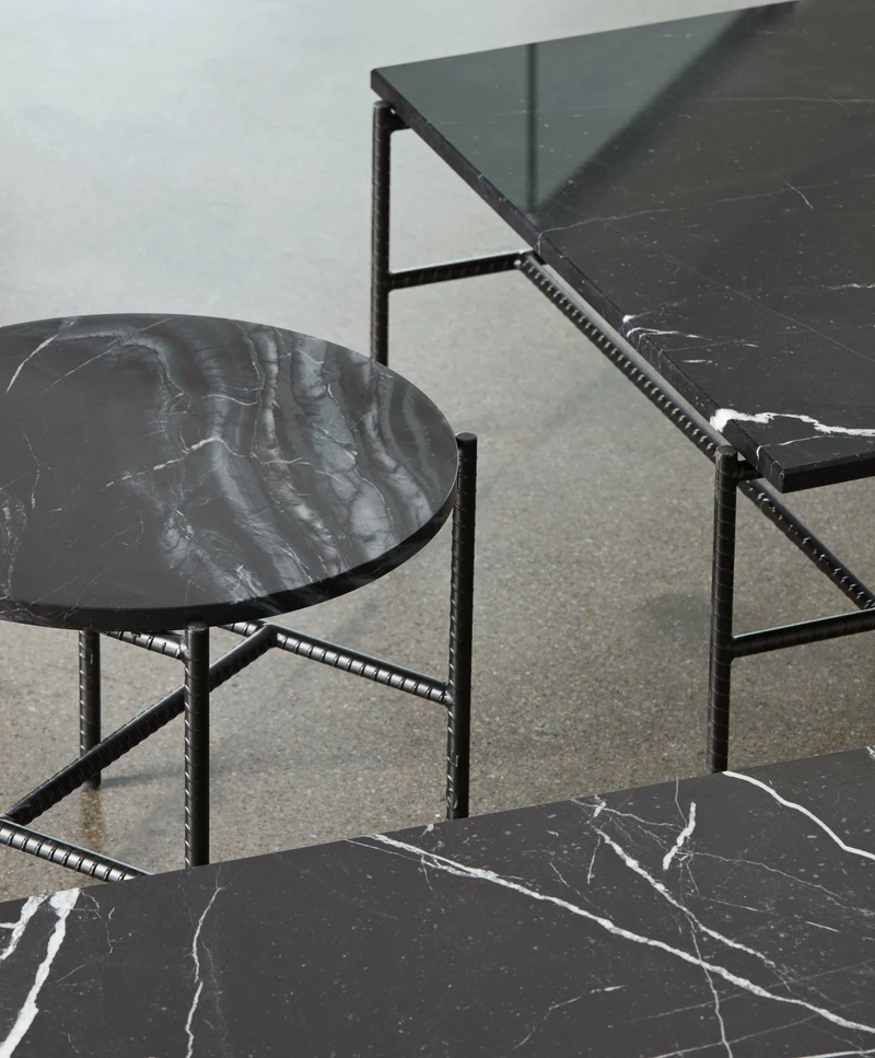Table basse en marbre et piètement en acier noir 100 x 104 x 33 cm Rebar - Hay