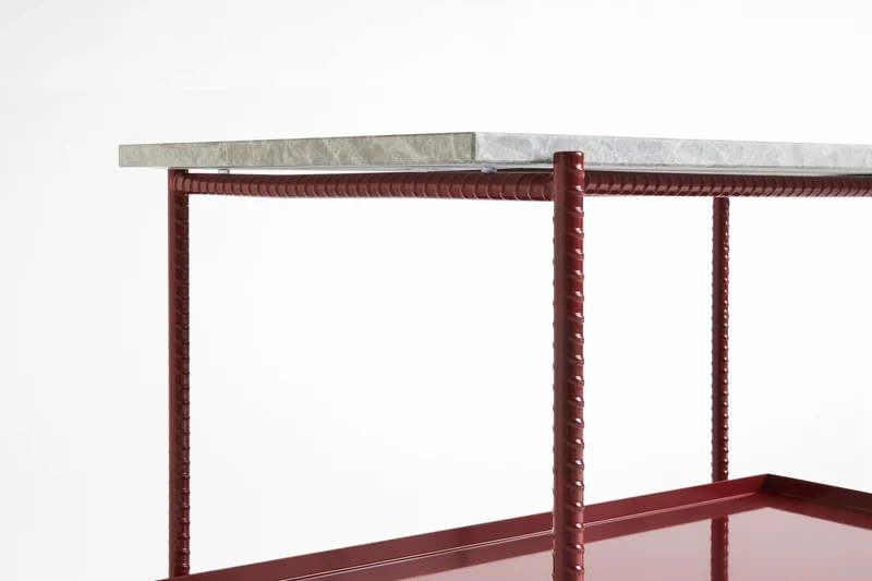Table d'appoint en marbre et piètement en acier rouge 55 cm Rebar - Hay