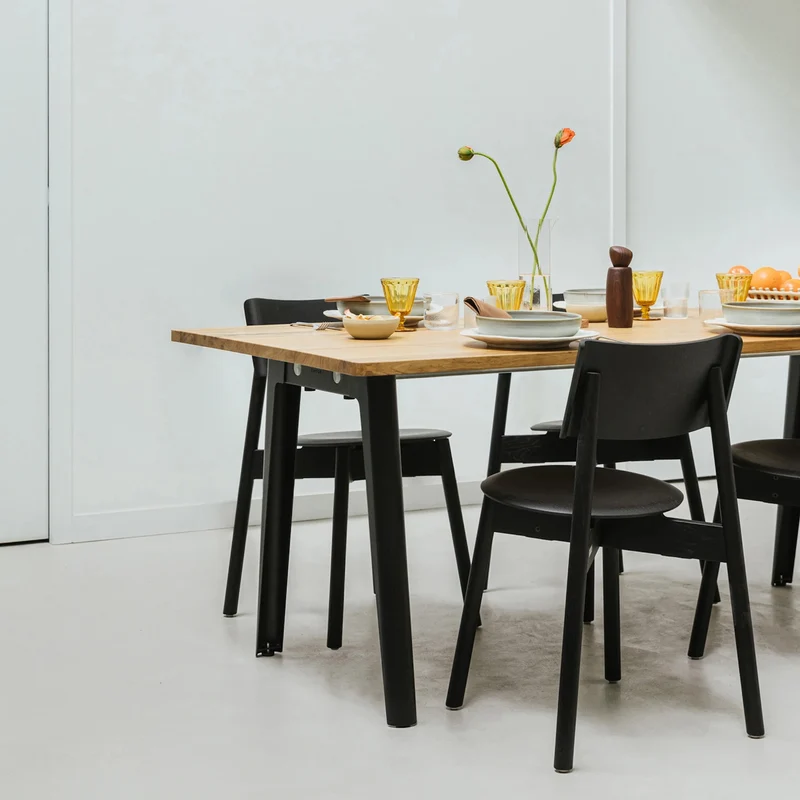 Table à manger en bois ancien et piètement en acier blanc 190 x 95 x 75 cm New modern - TIPTOE