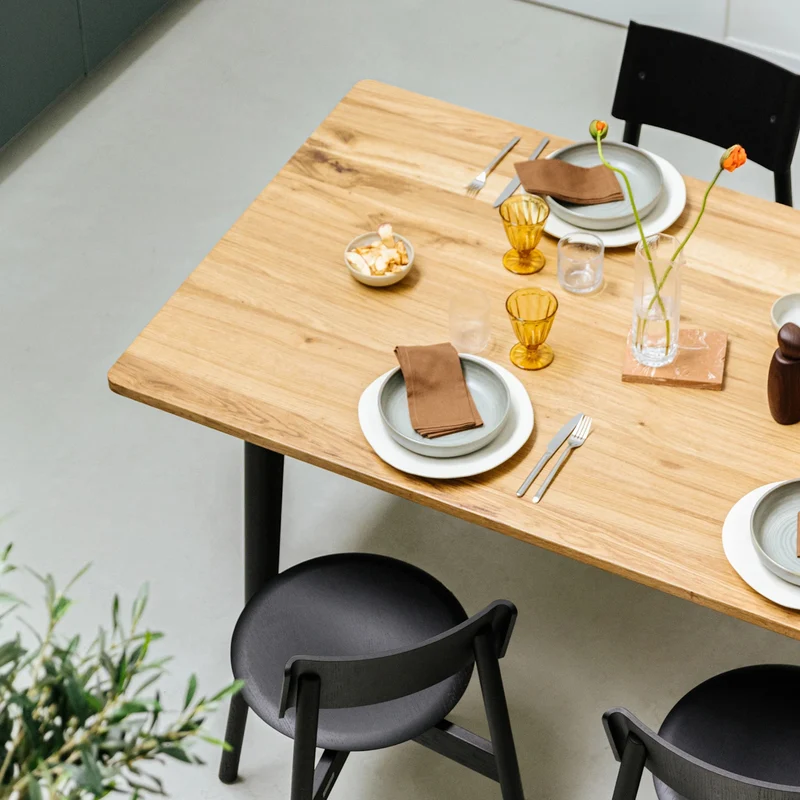 Table à manger en bois ancien et piètement en acier blanc 190 x 95 x 75 cm New modern - TIPTOE