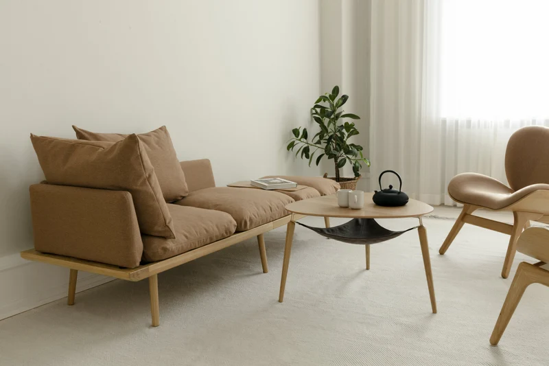 Canapé en chêne naturel et tissu marron 231 cm Lounge Around - UMAGE