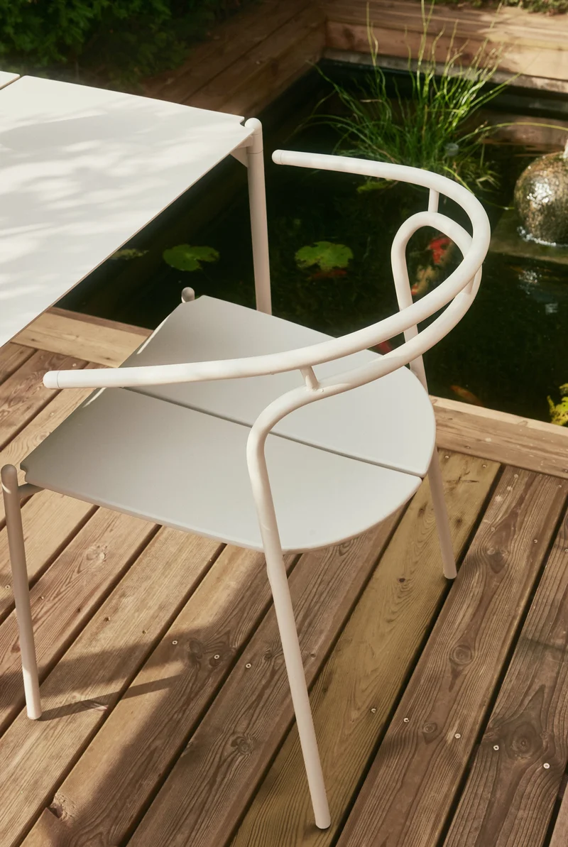 Chaise avec accoudoirs en acier taupe Novo - AYTM