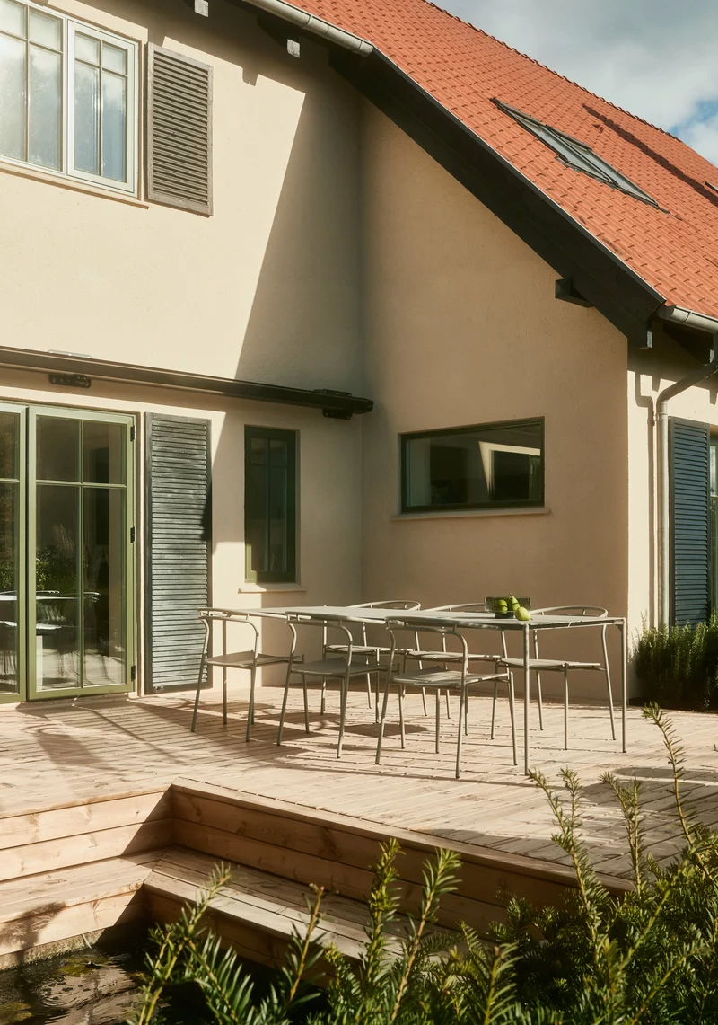 Chaise avec accoudoirs en acier taupe Novo - AYTM