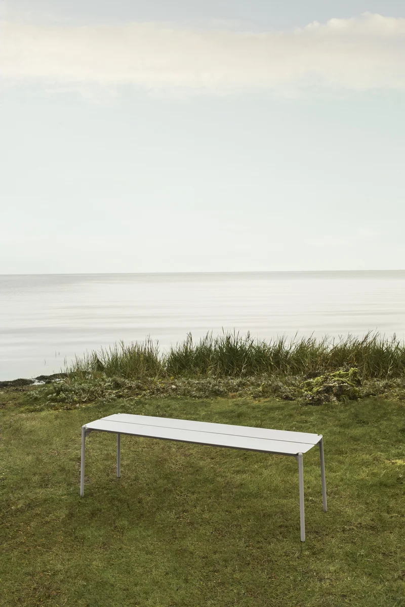 Banc de jardin en acier taupe 145 cm Novo - AYTM