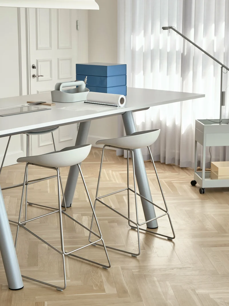 Tabouret de bar en plastique recyclé blanc et pieds en acier blanc 65 cm AAS 38 2.0 - HAY
