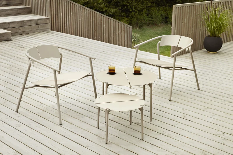Chaise lounge de jardin avec accoudoirs en acier taupe Novo - AYTM