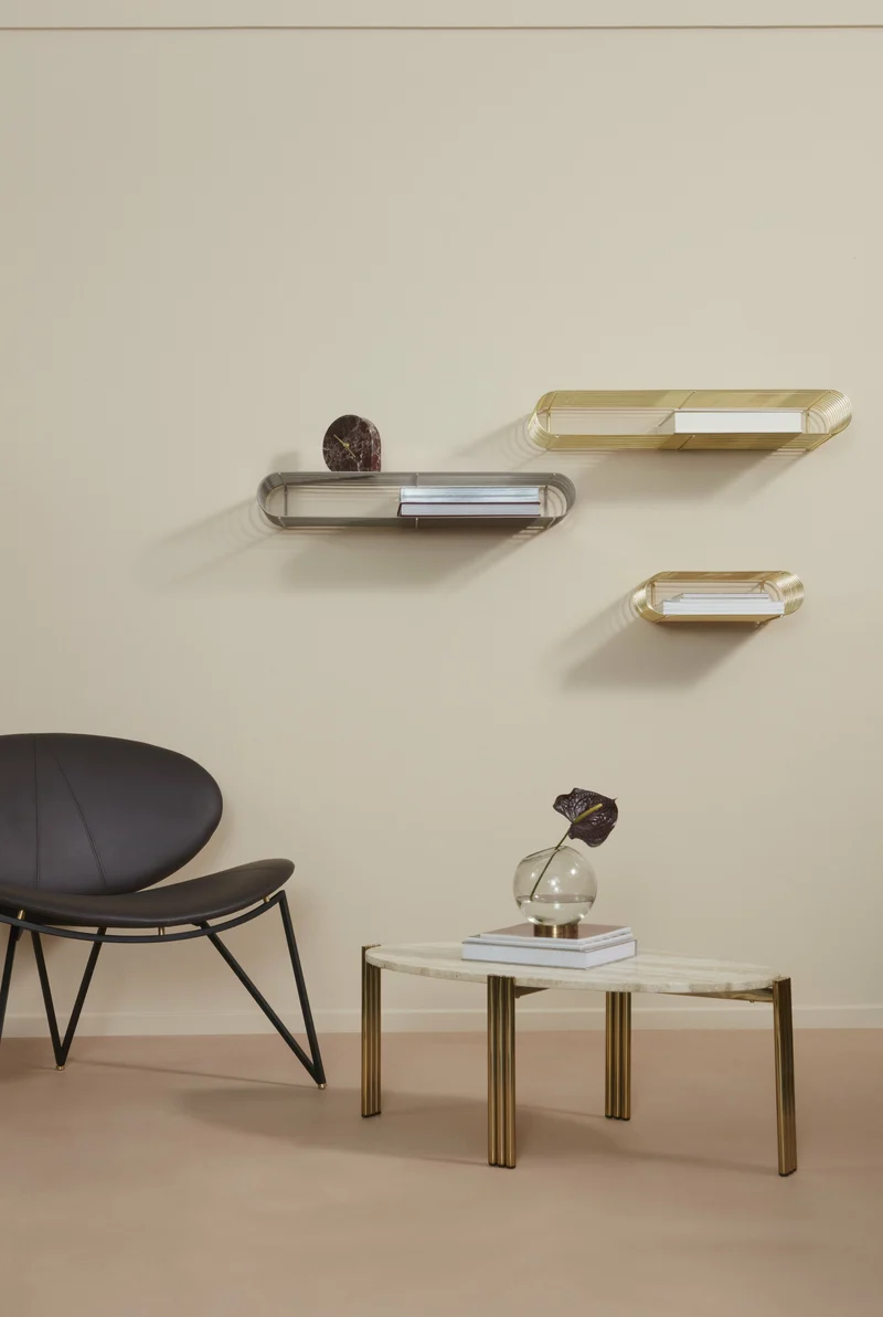 Fauteuil en cuir et piètement en acier noir Semper - AYTM