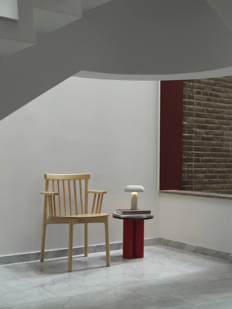 Table d'appoint rouge et plateau rosso levanto 40 x 40 cm Dit - Normann Copenhagen