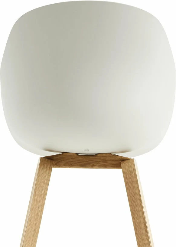Chaise avec accoudoirs en plastique recyclé crème et pieds en chêne AAC 222 2.0 - HAY
