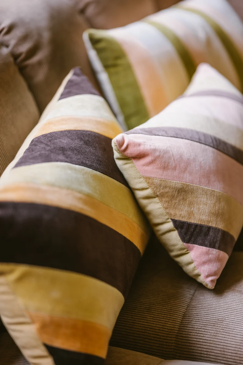 Coussin en velours rayé Sunkissed (50X30cm) - HKLIVING