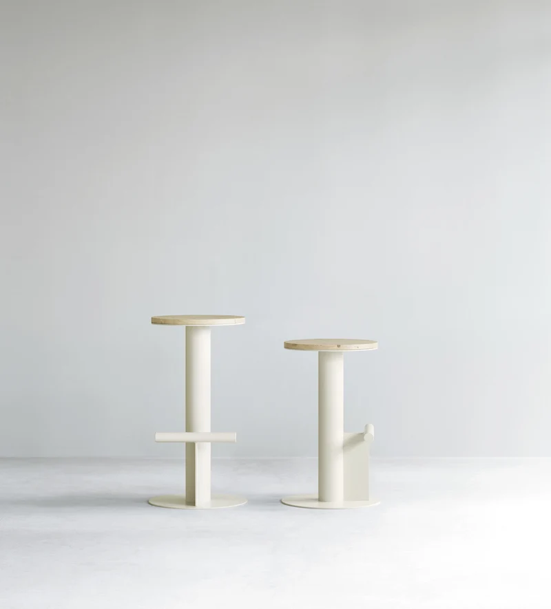 Tabouret de bar en bois de pin et acier beige 65 x 40 cm Pole - Normann Copenhagen