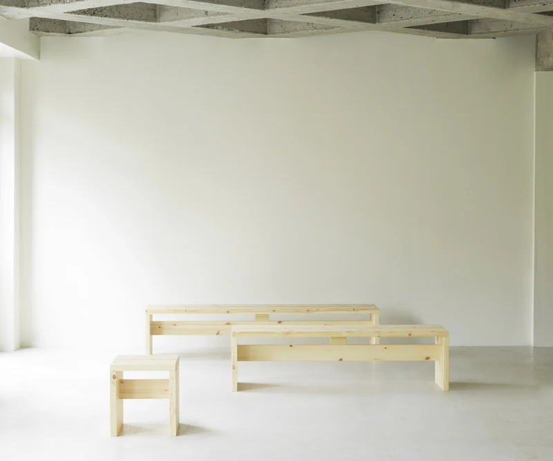 Tabouret en bois de pin 40 x 40 cm Stretch - Normann Copenhagen